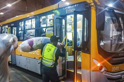 Central de Transporte realiza o transporte de desabrigados e mantimentos