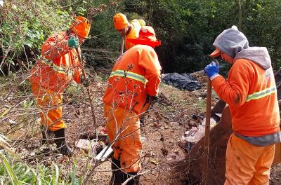 DMLU retira 35 toneladas de resíduos durante limpeza no Beco do David