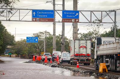 corredor humanitário e serviço de limpeza