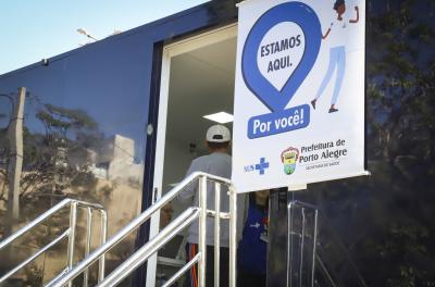 carreta da PRF para atendimento de saúde 