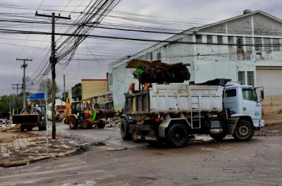 Limpeza pós-enchente chega a 19 locais nesta quinta-feira