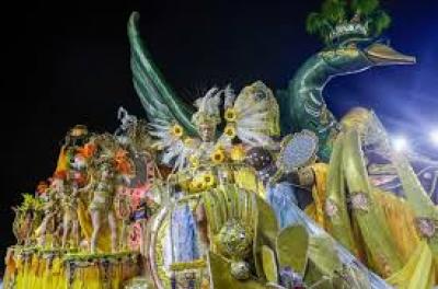 Confira o calendário e os desfiles do Carnaval 2025 