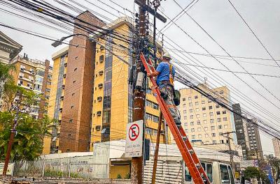 Confira os locais de retirada de fios em desuso no bairro Guarujá nesta quarta-feira