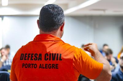reunião sobre possibilidade de chuvas fortes - defesa civil