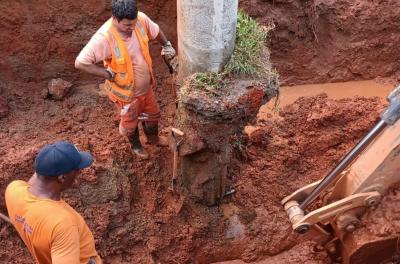 Rompimento de adutora causa falta d’água na Zona Leste