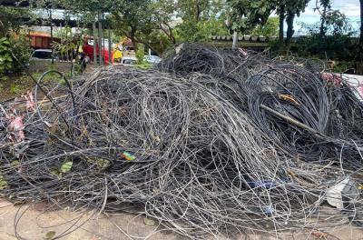 Operação de retirada de fios segue na avenida Bento Gonçalves nesta segunda-feira