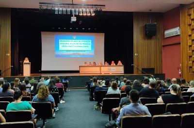 Seminário discute plano de atenção à saúde da pessoa idosa institucionalizada