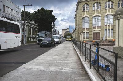 novo asfalto na avenida cristóvão colombo