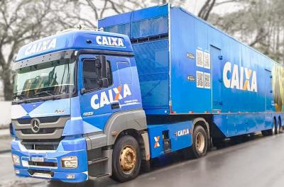 Caminhão-agência da CAIXA atende população porto-alegrense interessada no programa Compra Assistida entre dezembro e janeiro.
