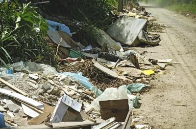 DMLU faz limpeza no bairro Ponta Grossa neste domingo