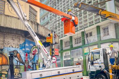 EPTC realiza manutenção de conjunto semafórico na região central