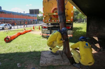 Dmae atua na limpeza da rede de drenagem urbana em todas as regiões de Porto Alegre