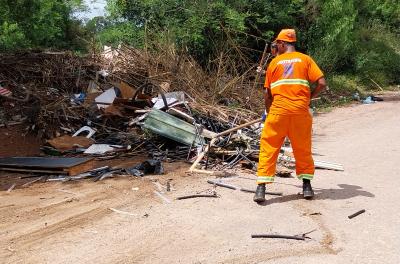 Mutirão de limpeza recolhe 45 toneladas de resíduos no bairro Lomba do Pinheiro