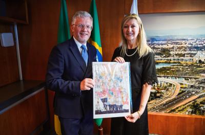 Vice-prefeita recebe embaixador da Ucrânia 