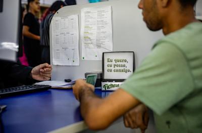 Prefeitura abre três editais com 381 vagas para estágio em diversos níveis