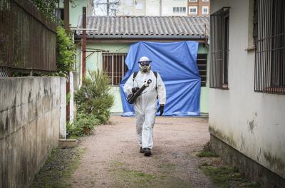  Semana começa com aplicação de inseticida em dez ruas do bairro Passo das Pedras