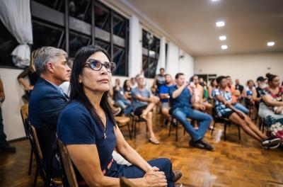 Prefeitura apresenta medidas de contenção e prevenção de cheias a moradores do Guarujá
