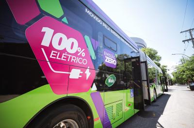 Ônibus elétrico garante uma operação mais mais sustentável e eficiente, em que o maior beneficiado é o passageiro.