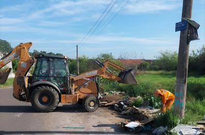 Mutirão de limpeza recolhe 45 toneladas de resíduos no bairro Mario Quintana