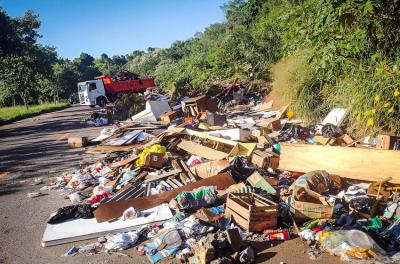 Mutirão de limpeza recolhe 60 toneladas de resíduos no bairro Cavalhada