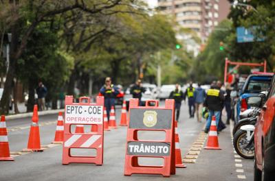 Operação flagra moto com mais de cem mil em multas 