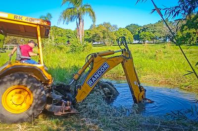Prefeitura participa de mutirão de limpeza em lago do Parque Marinha