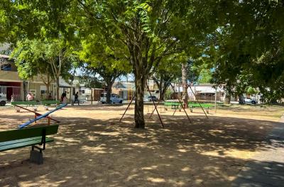 Prefeitura entrega praça revitalizada no bairro Farrapos