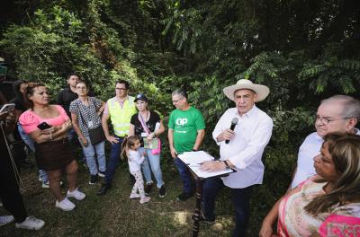 Melo confere serviços e nomeia prefeitos de praças no Mais Comunidade da Região Eixo Baltazar