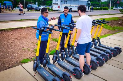 Escola de Condução de patinetes instrui a população para maior segurança no trânsito