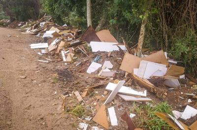 DMLU faz limpeza no bairro Lomba do Pinheiro neste domingo