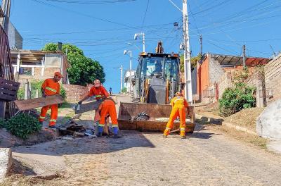 DMLU recolhe 30 toneladas em limpeza prévia para a Paixão de Cristo no Morro da Cruz