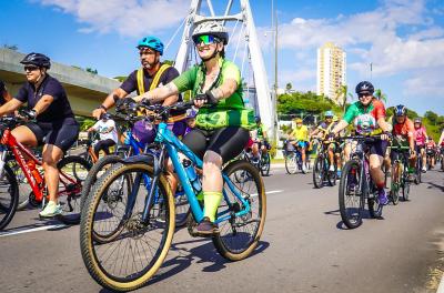 Pedal da Paz reúne mais de 1.300 ciclistas em Porto Alegre em celebração à vida e ao respeito no trânsito