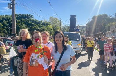 Procissão da 66ª Festa de Santa Rita de Cássia movimenta a Zona Sul