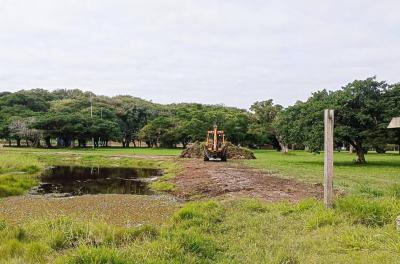 Prefeitura retoma limpeza de lago no Parque Marinha do Brasil