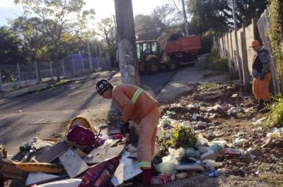 Mutirão de limpeza recolhe 68 toneladas de resíduos no bairro Cavalhada