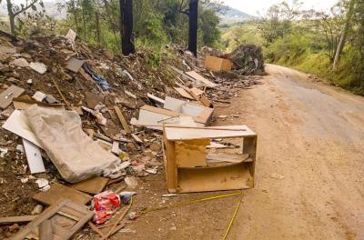 DMLU faz limpeza no bairro Lomba do Pinheiro neste domingo