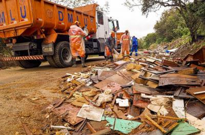 Mutirão de limpeza recolhe 36 toneladas de resíduos no bairro Lomba do Pinheiro
