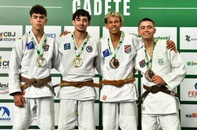 Representantes do Bolsa Atleta sobem ao pódio em competições do Estado e país
