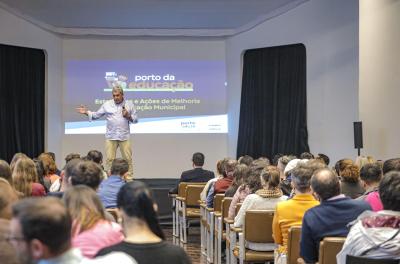Sancionada lei que cria gratificação para todos servidores da Secretaria Municipal de Educação