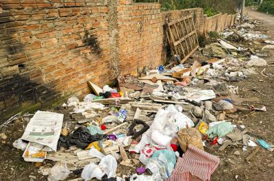 DMLU faz limpeza no bairro Mário Quintana neste domingo