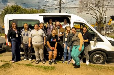 Com investimento de R$ 1,2 milhão ao ano, transporte exclusivo é oferecido a alunos de escolas especiais