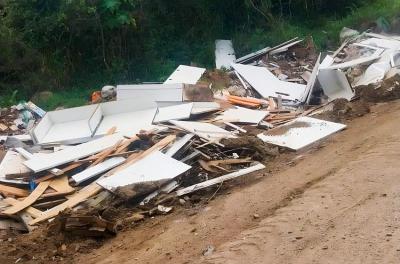 DMLU faz limpeza nos bairros Ponta Grossa e Belém Novo neste domingo