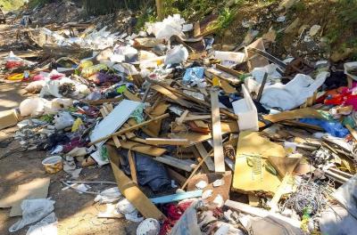 DMLU faz limpeza no bairro Lomba do Pinheiro neste domingo