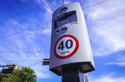 Lombadas eletrônicas passam a ter limite fixo de 40 km/h em Porto Alegre