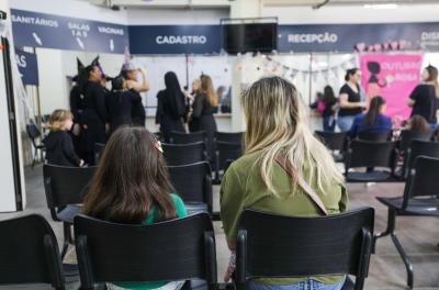 Prefeitura apresenta o Programa Família Acolhedora na Feira do Livro