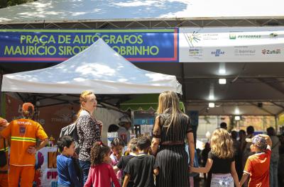 Feira do Livro entra no último fim de semana na Praça da Alfândega