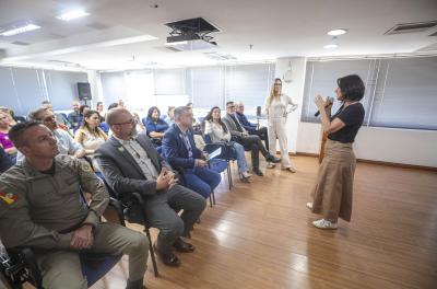 Prefeita em exercício sanciona leis sobre incentivo à segurança e preservação histórica
