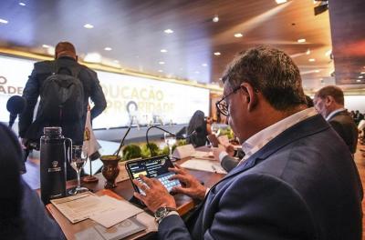 Melo vai a São Paulo para ato que firma investimento em audiovisual na Capital