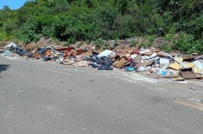 DMLU faz limpeza no bairro Camaquã neste domingo