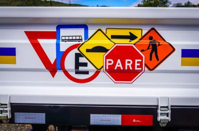 Prefeitura inicia instalação de placas educativas voltadas a motociclistas